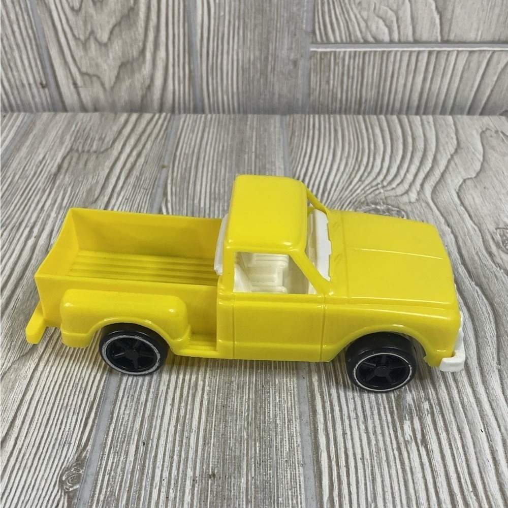 Vintage Gay Toys Inc Yellow Plastic Pickup Truck Item 379 Made in USA 7.5 Inch